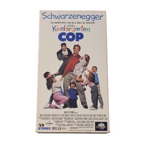 Kindergarten Cop (VHS, 1991) Arnold Schwarzenegger Comedy